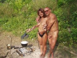 Young nudist couple at beach no.01 36/48