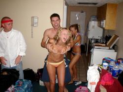 Young girls at party- drunk teenagers - amateurs pics 10 15/47