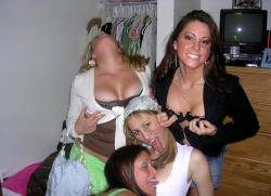 Young girls at party- drunk teenagers - amateurs pics 10 39/47