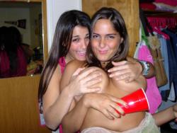 Young girls at party- drunk teenagers - amateurs pics 10 40/47