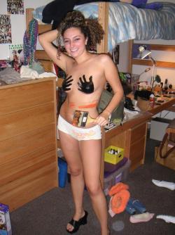 Young girls at party- drunk teenagers - amateurs pics 10 47/47