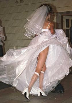 Wedding upskirt 38/39