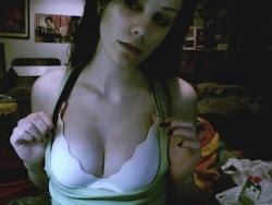 Auralis web cam girl 7/24