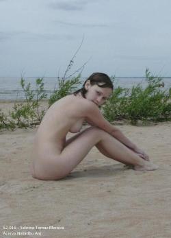 Girlfriend on the beach - sabrina tomaz moreira  16/30