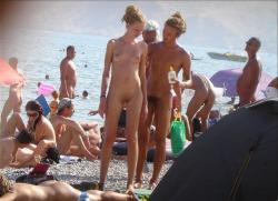 Voyeur at nudistbeach / fkk  89/96