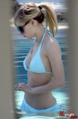 My wanker celebs a-z - avril lavigne  3/16