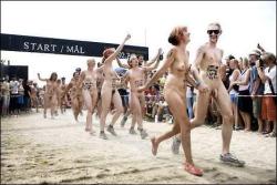 Roskilde naked run 2008  32/108