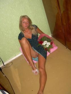 Ex-girlfirend naked at home after a birthday party 1/7