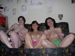 3 college  girls posing  1/22