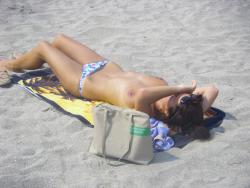 Teen on nudist beach set young teen girl fkk 5(21 pics)