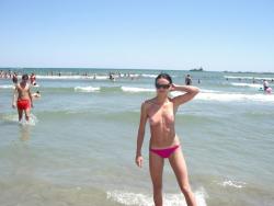 Teen on nudist beach set - young teen girl fkk  17/38