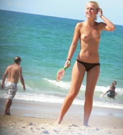 Cute teens on nudist beach set -young teen gir 20/25