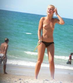 Cute teens on nudist beach set -young teen gir 21/25