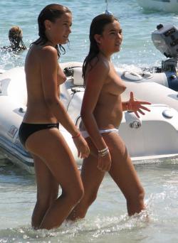 Topless teens on beach set -young teen girl fkk 6/43