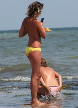 Topless teens on beach set -young teen girl fkk 41/43
