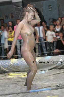 Mudwrestling girls 8/39