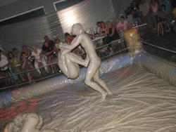 Mudwrestling girls 27/39