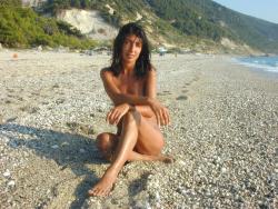 Amateurs nudist girls on the beach no.05  12/50