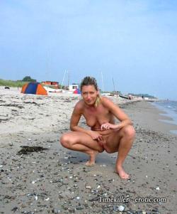 Amateurs nudist girls on the beach no.05  23/50