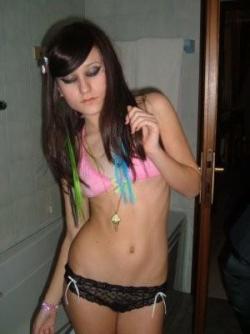 Nice goth and emo girls (35 pics)