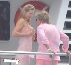 Celeb - rod stewart suckling his wife\\\'s nipples 2/5