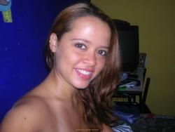 Young girlfriend possing at home 38/47
