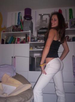 Naked teen - frinds girlfriend 14/92