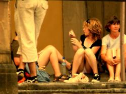 Voyeur upskirt in florence-mother and daughter  4/25