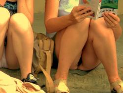 Voyeur upskirt in florence-mother and daughter  25/25