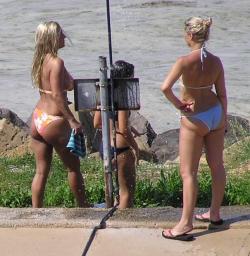 Shower bikini beach -  voyeur pics 6/28