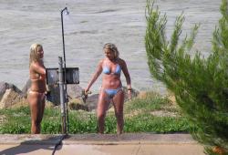 Shower bikini beach -  voyeur pics 13/28