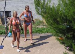 Shower bikini beach -  voyeur pics 26/28