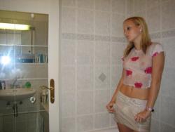 Pikotop - naked blondy in bathroom 8/32