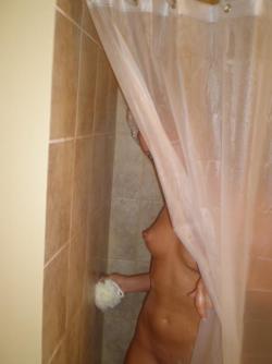 Girls in the shower 2 27/44