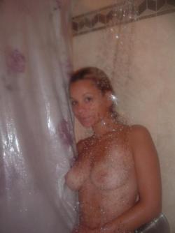 Girls in the shower 2 26/44
