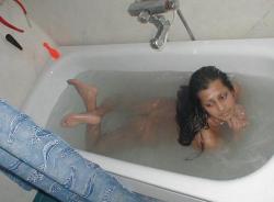 Amateurs: sexy girls in bath tube. part 1.  10/46