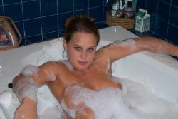 Amateurs: sexy girls in bath tube. part 1.  28/46