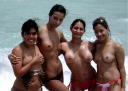 Amateurs: topless beach chicks. part 1.  38/47