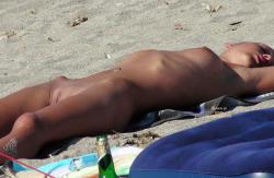 Amateurs: naked on the beach. part 6.  20/48