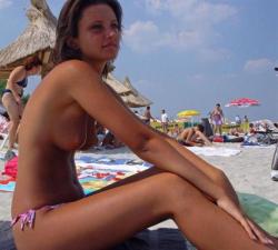 Amateurs: topless beach. part 6.  39/47