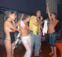 Party: wet t-shirt contest 7/48