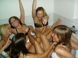 Group teens in tub amateur set 22/37