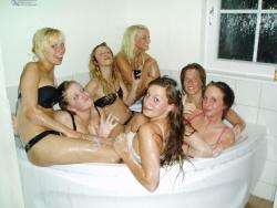 Group teens in tub amateur set 24/37