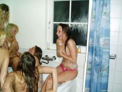 Group teens in tub amateur set 27/37