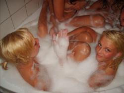 Group teens in tub amateur set 33/37