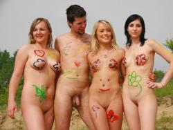 Amateur nudists and theirs beach body painting 1/50