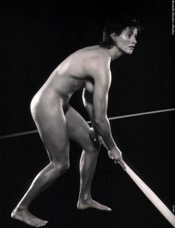 Nude sports exercising  22/39