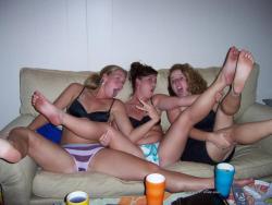 Young girls at party- drunk teenagers - amateurs pics 24 22/48