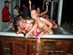 Young girls at party- drunk teenagers - amateurs pics 24 23/48