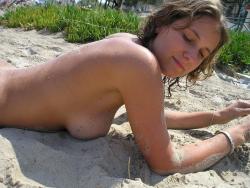 Czech amateur girl lucie on holiday at the seaside 24/36